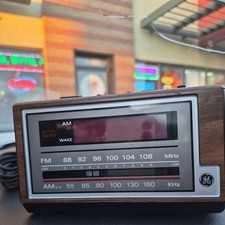 Vintage GE 7-4601A AM/FM Clock Radio Woodgrain   Tested  Working