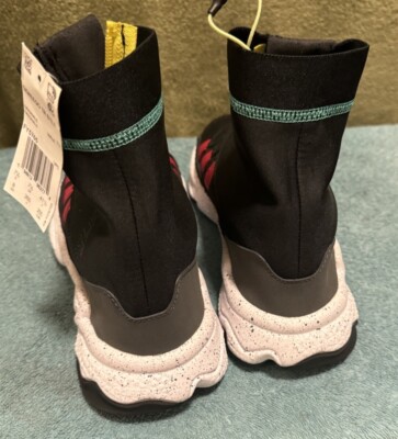Adidas Ozweego TR STLT Trail Series Running Shoes FY5765  display picture 1