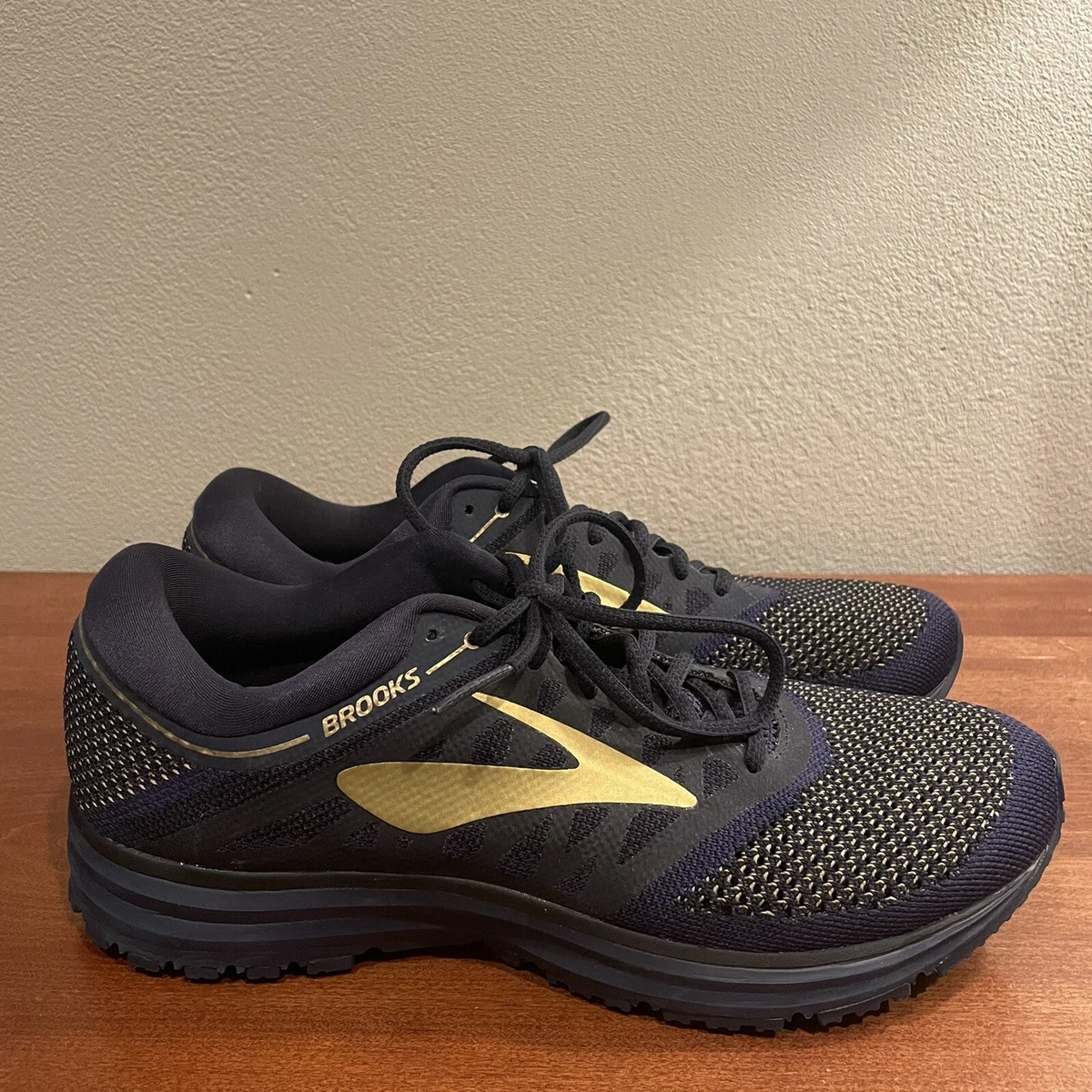 Brooks Revel DNA Navy Blue Gold Black Running Shoes Sz 9.5 D 1102601D407