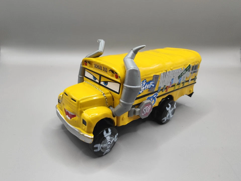 DISNEY PIXAR CARS LIGHTNING MCQUEEN TRUCK MACK CAR THE KING KIDS TOY - image 2 of 4