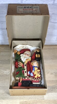 Festlicher handbemalter Gießharz geformt aus Holzschnitzerei Effekt Weihnachtsmann