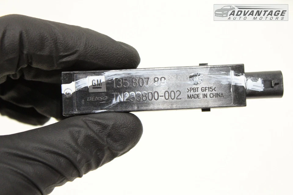 Unidad de módulo de control de antena de entrada sin llave Chevy Equinox 2018-2023 Denso OEM Foto 3 de 4