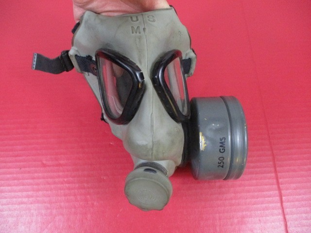 Korea Era US Army/USMC M9A1 Gas Mask w/Carry Bag - Dated 1952