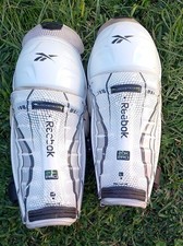 Reebok 20k pro 36cm 14in Ice Hockey shin guards