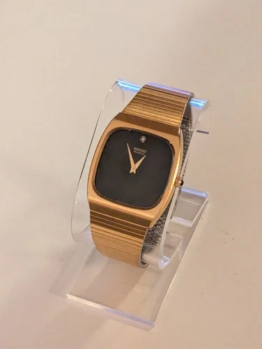 Vintage Seiko 6430-5229 Men's dress watch tank gold 1980s 90s black dial quartz