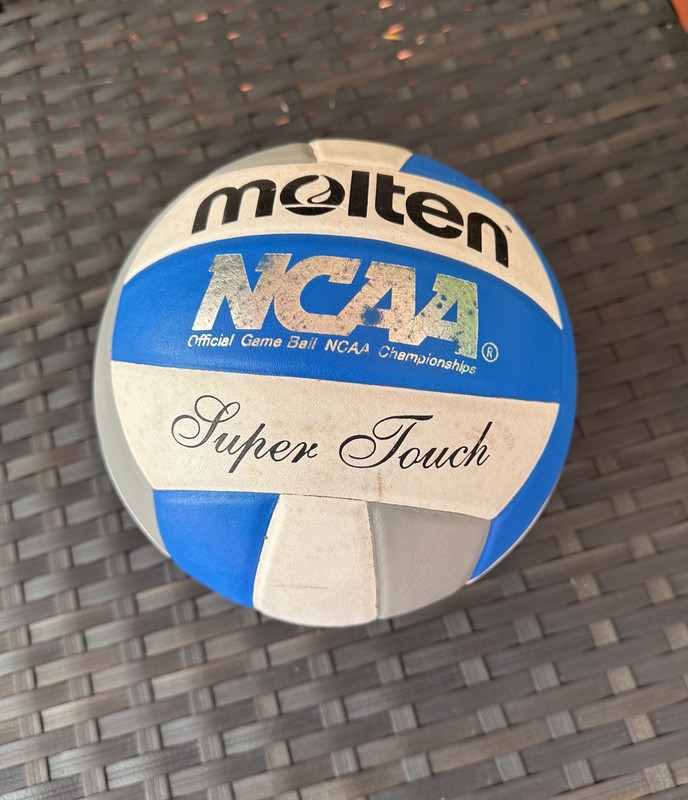 ONE Molten  OFFICIAL Ball of NCAA CHAMPIONSHIPS SUPER TOUCH VOLLEYBALL