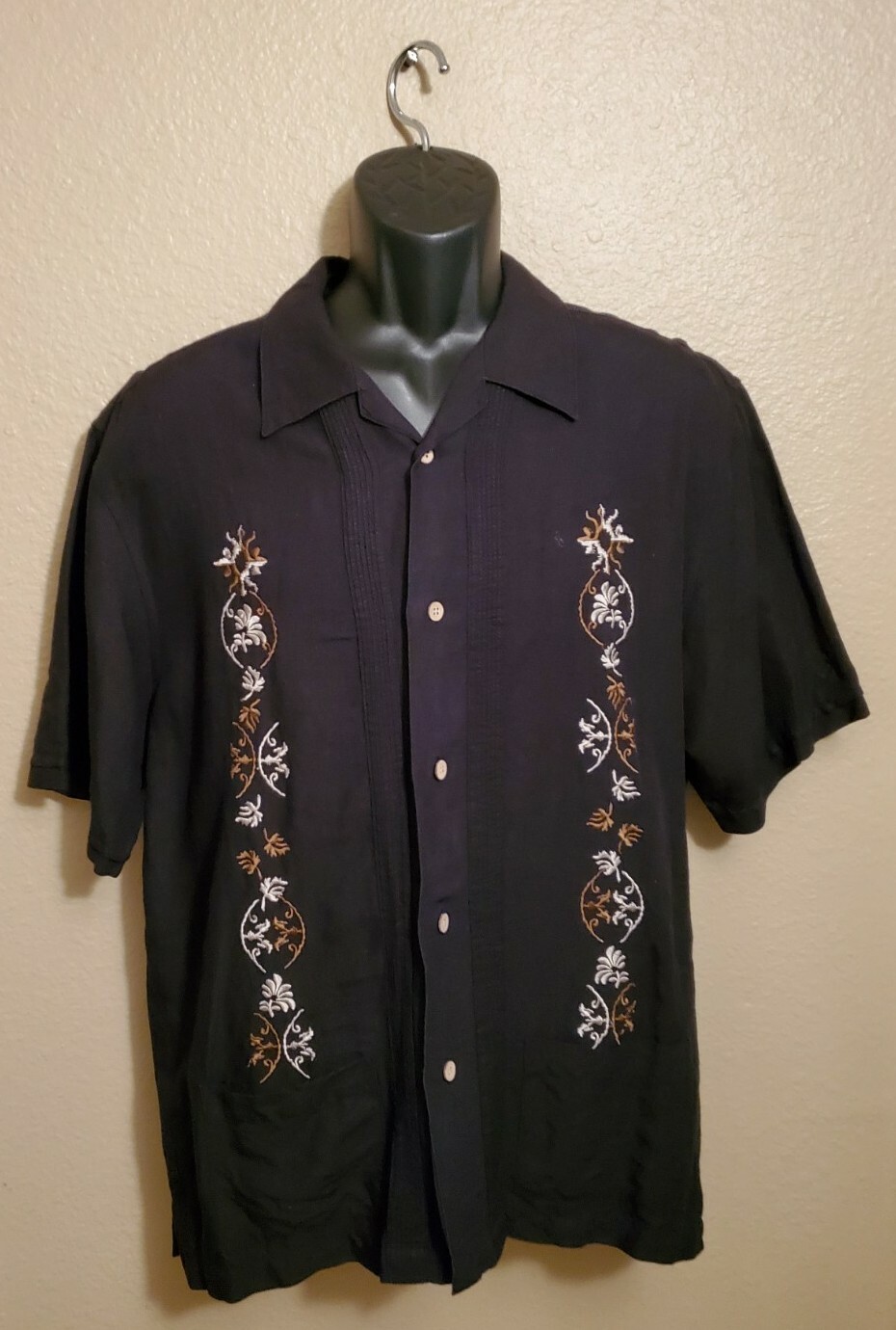 Cubavera Men's Button Up Short Sleeve Black Camp Shirt W/Embroidery, L