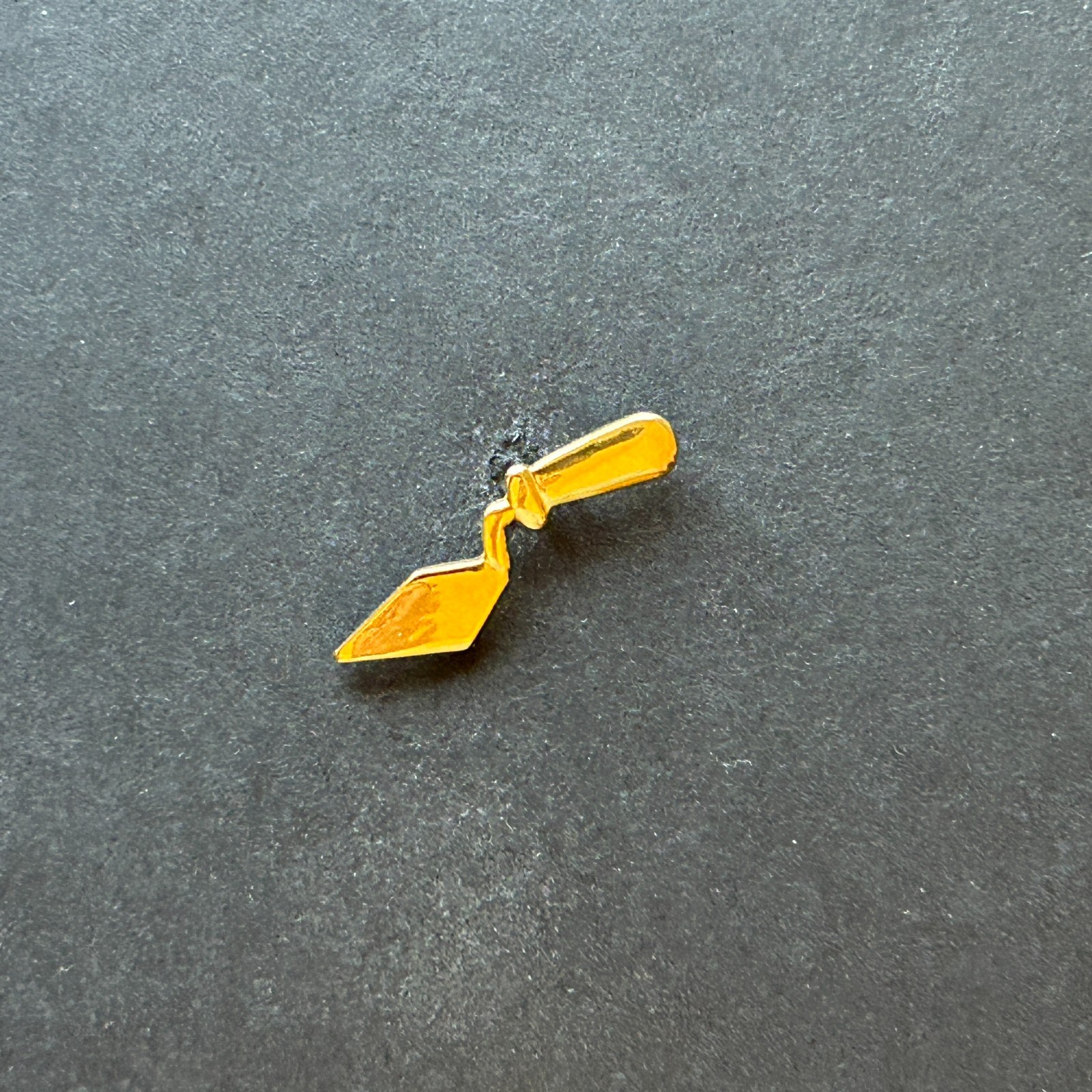 WDCC - Practical Pig - Garden Trowel Pin Disney Pin 9364