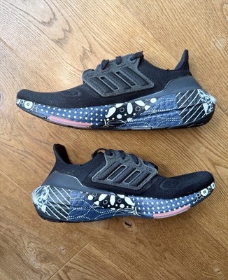 (GW6914) Adidas UltraBoost 22, Size 41 1/3 (US9) 