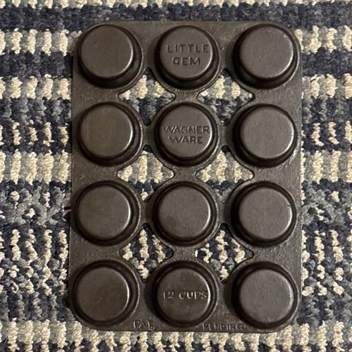 Vintage Wagner Ware "Little Gem" 12-Cup Cast Iron Baking Gem Pan - Nice