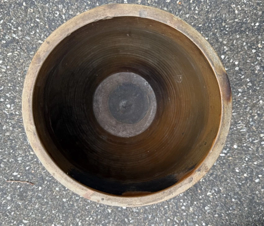 Vasija de gres cocina rural siglo XIX con decoración de flores azul cobalto sin firmar. Foto 3 de 4