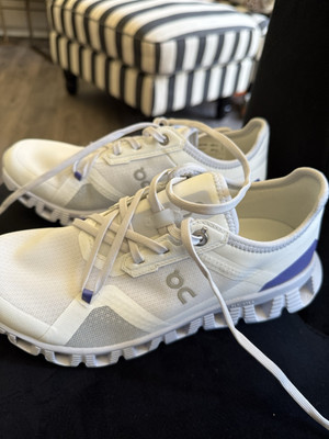 ON Cloud X 3 Laufschuhe Kinder Größe 4 EU 37 Sneaker