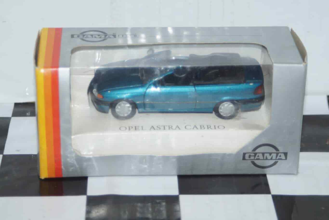 Gama Opel Vauxhall Astra Cabrio in Blue 51026 in 1:43