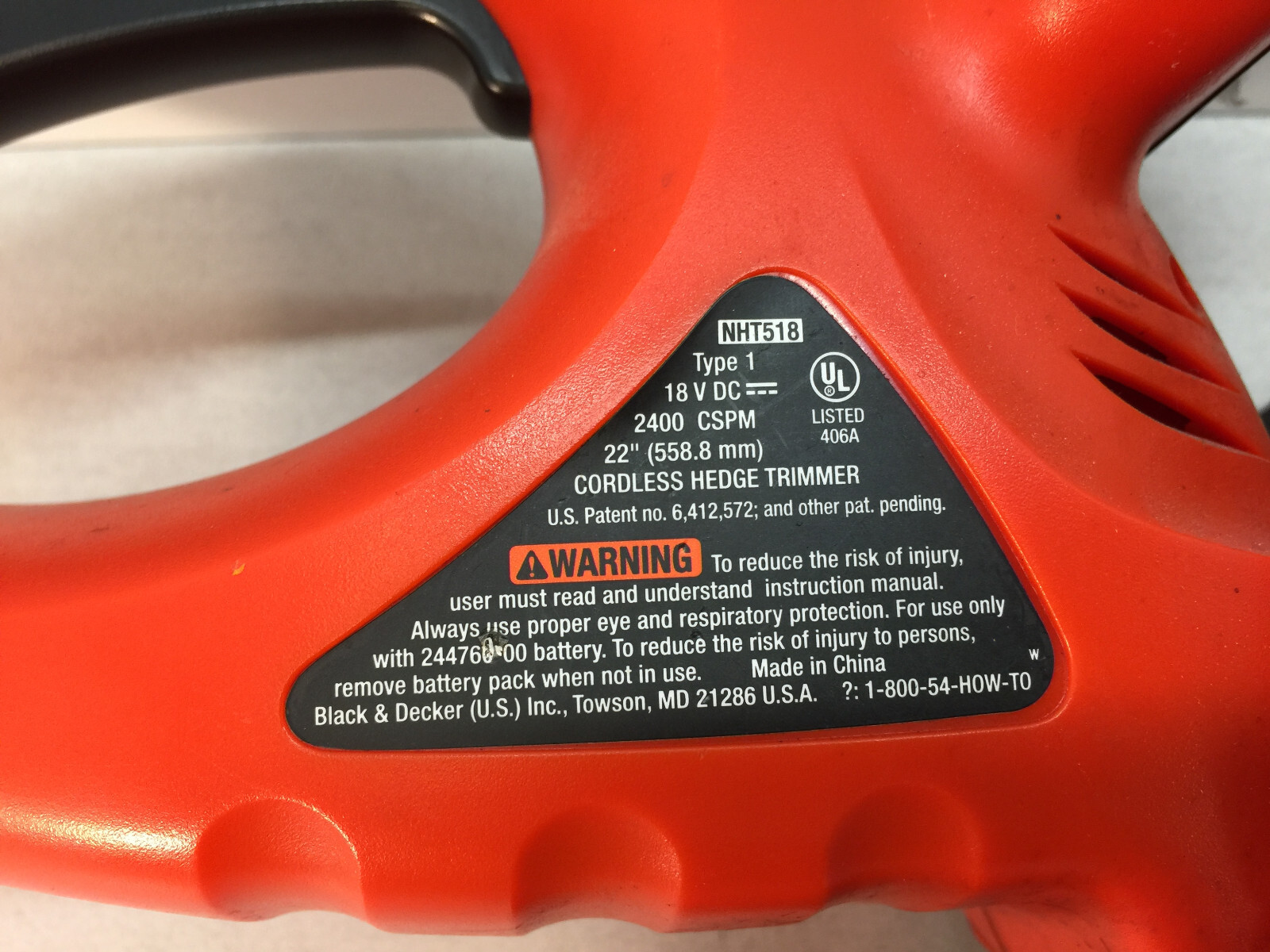 Black & Decker 18V Cordless 22" Bar Hedge Trimmer NHT518 with Battery, Charger