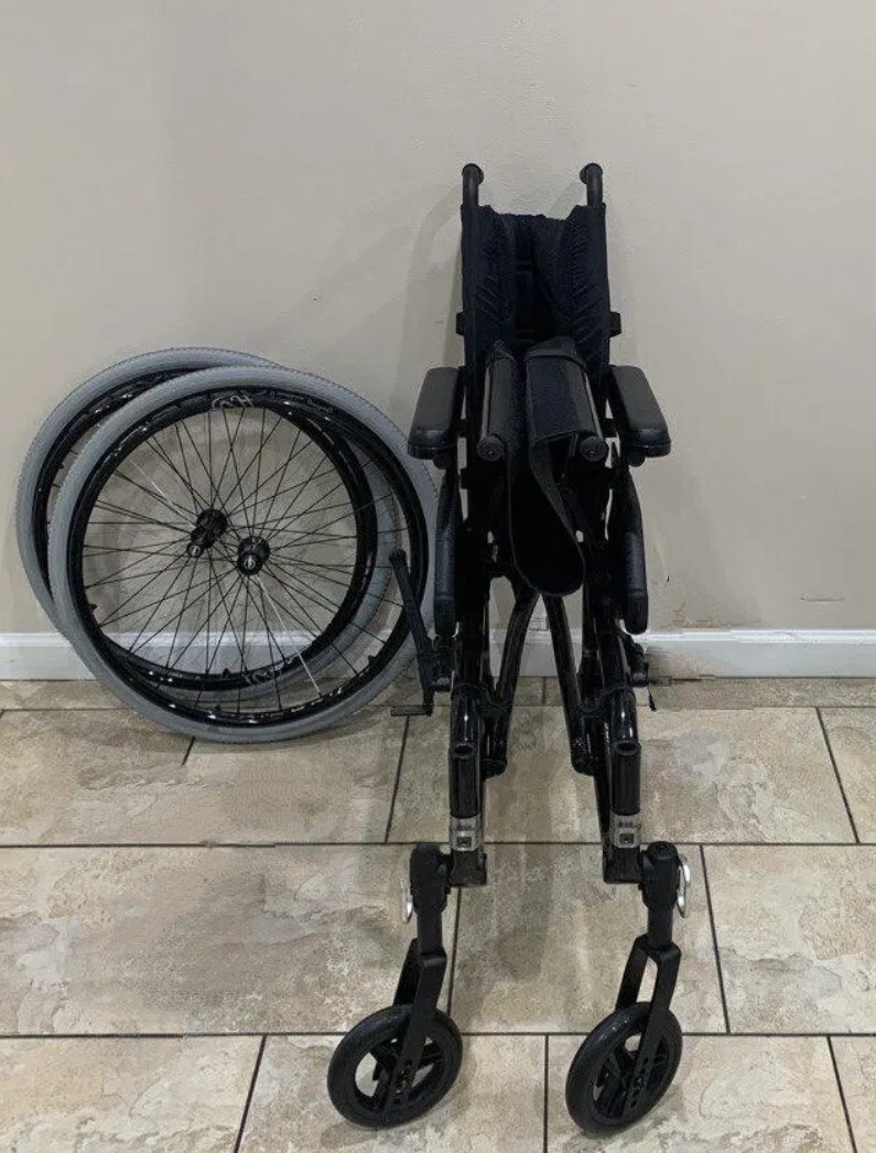 Carbon Fiber Motion Composites Helio C2 HD Ultralight Manual Folding