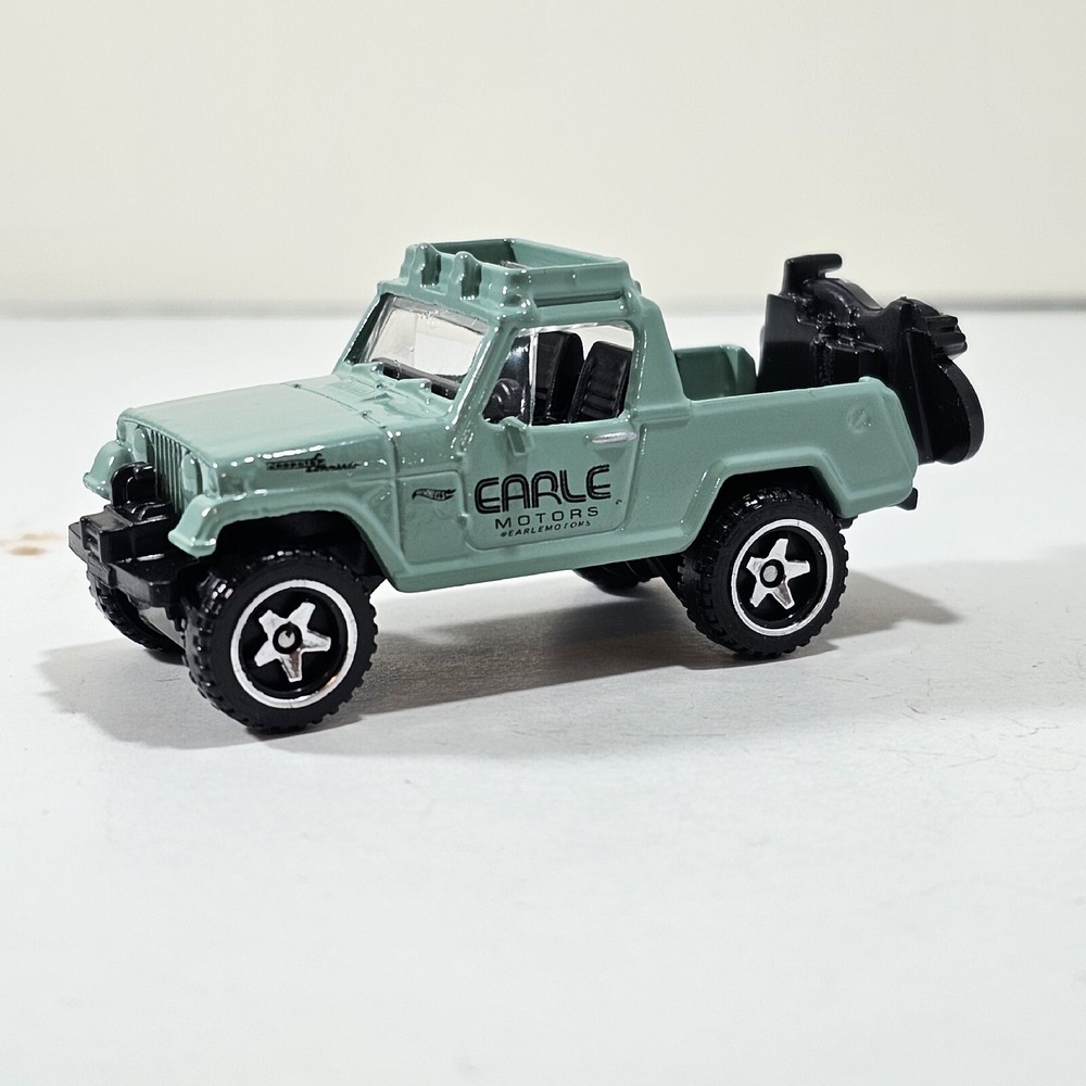 HOT WHEELS  67 JEEPSTER COMMANDO 1/64 LOOSE