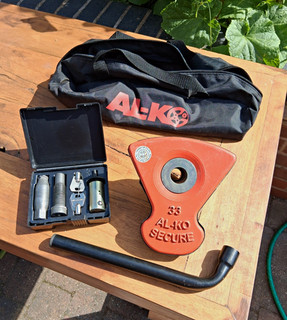 CARAVAN ALKO SECURE WHEEL LOCK NO.33 WITH 2 KEYS