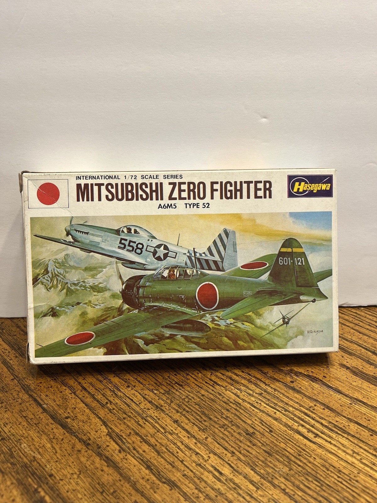 Vintage Hasegawa 1/72 Scale Mitsubishi zero Fighter A6M5 Typ
