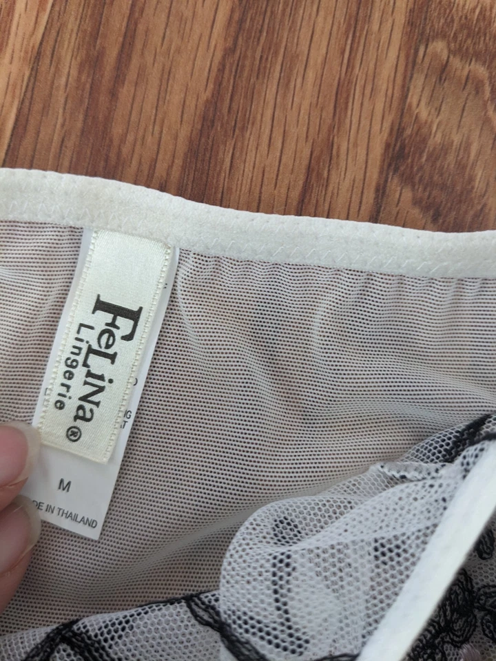 Bragas vintage Felina blancas de malla transparente bordadas florales tiro bajo negras M rosa Foto 4 de 4