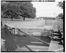 11. VIEW NORTHEAST, Upstream sides gates Lock 2 - Kaukauna Lock & Dam, Fox
