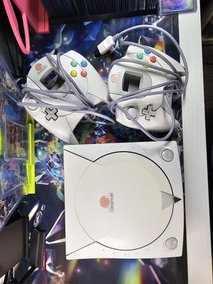 SEGA Dreamcast White Console Bundle w/ 2 working controllers 2 Random games