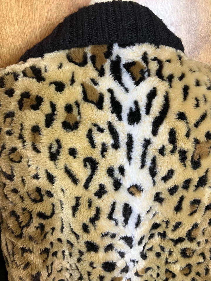 Abrigo suéter DENNIS BASSO imitación piel de leopardo, cremallera, con bolsillos con cremallera - talla 1X Foto 4 de 4