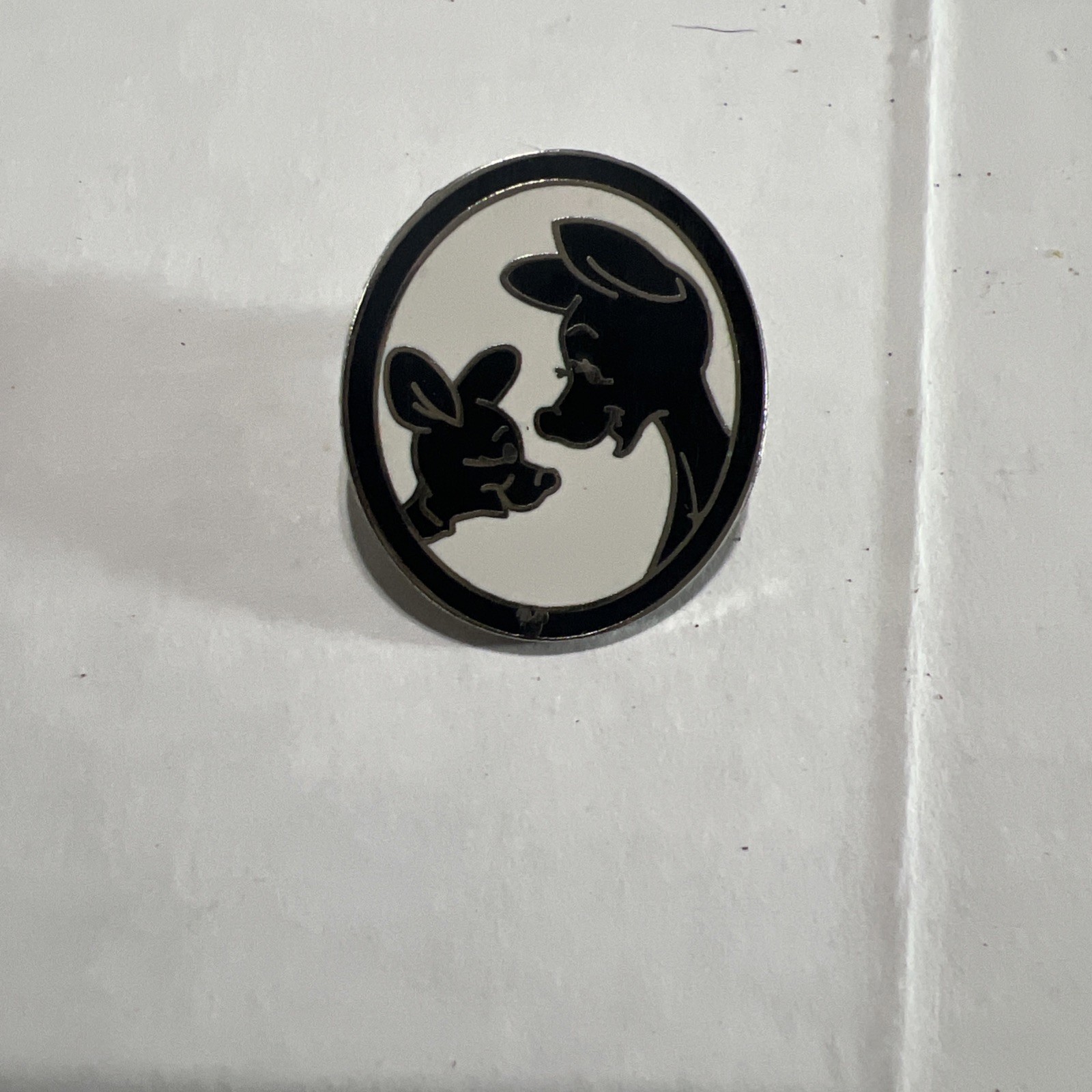 Winnie The Pooh Kanga and Roo Disney Pin Hidden Mickey Trading Pin 2009 Authenti