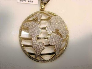 Authentic 2Ct Round Cut Simulated Diamond Globe Map Pendant 14K Yellow Gold Plated