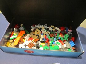 LEGO Seasonal: Christmas Build-Up (40222) - opened - all pieces included