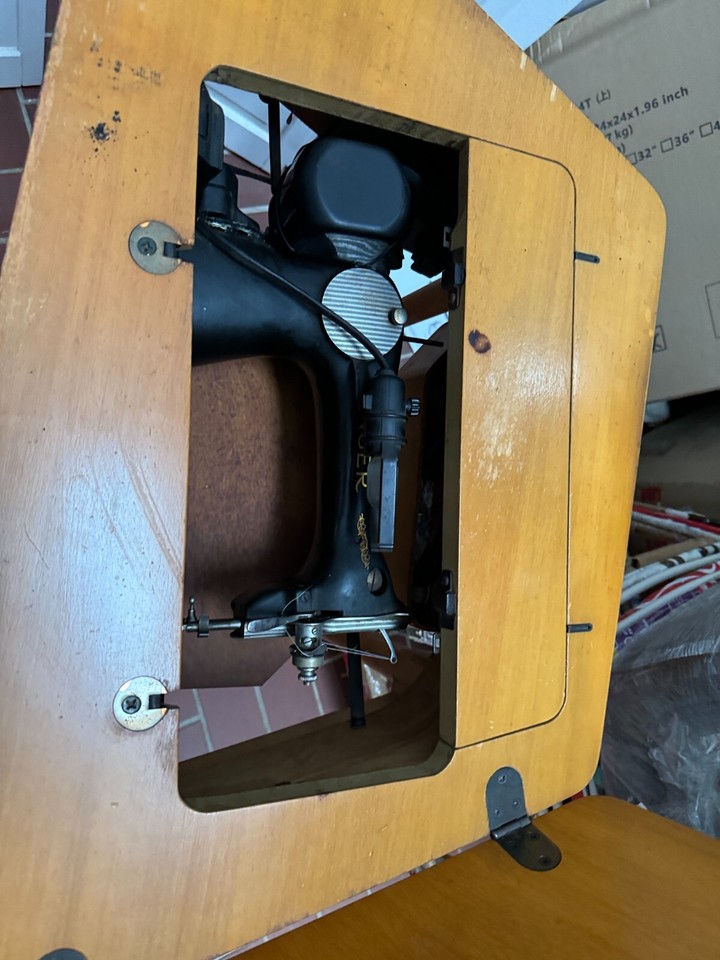 Rare RETRO MCM Trapezoid Singer Sewing Machine Table 301 Short Bed FREE