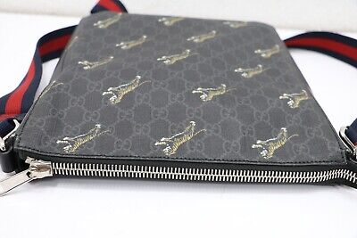 Gucci Supreme Tiger Web Strap Front Zip Messenger Bag Gucci Supreme Tiger Web Strap Front Zip Messenger Bag