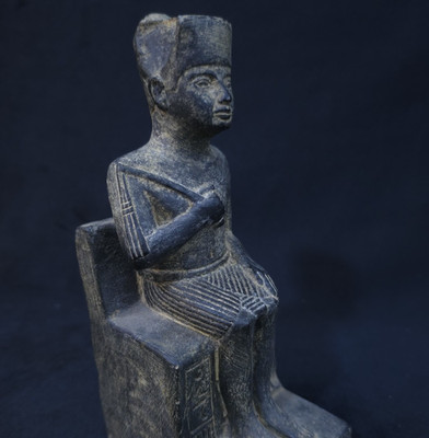 EGYPTIAN ANTIQUITIES A Rare Authentic Pharaonic Statue Egyptian Pharaoh Khufu Bc