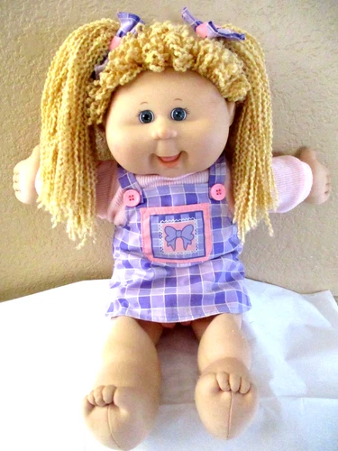 Cabbage Patch Doll Play Along~Blonde Curly Pigtails~Blue Eyes~Orig Outfit W/Bows
