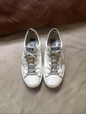 Golden Goose Leather Low Top Sneakers White. Note : heel collar damage. Size 40