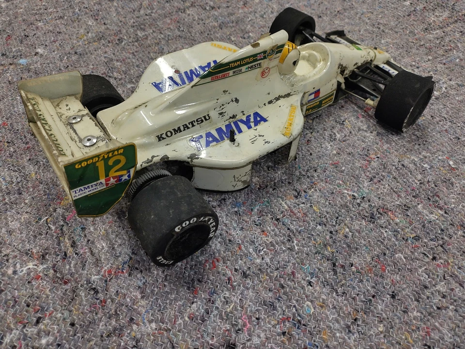 Vintage 58095 Tamiya Lotus 102B Judd RC car 1/10 scale with original manual - Bild 4 von 4