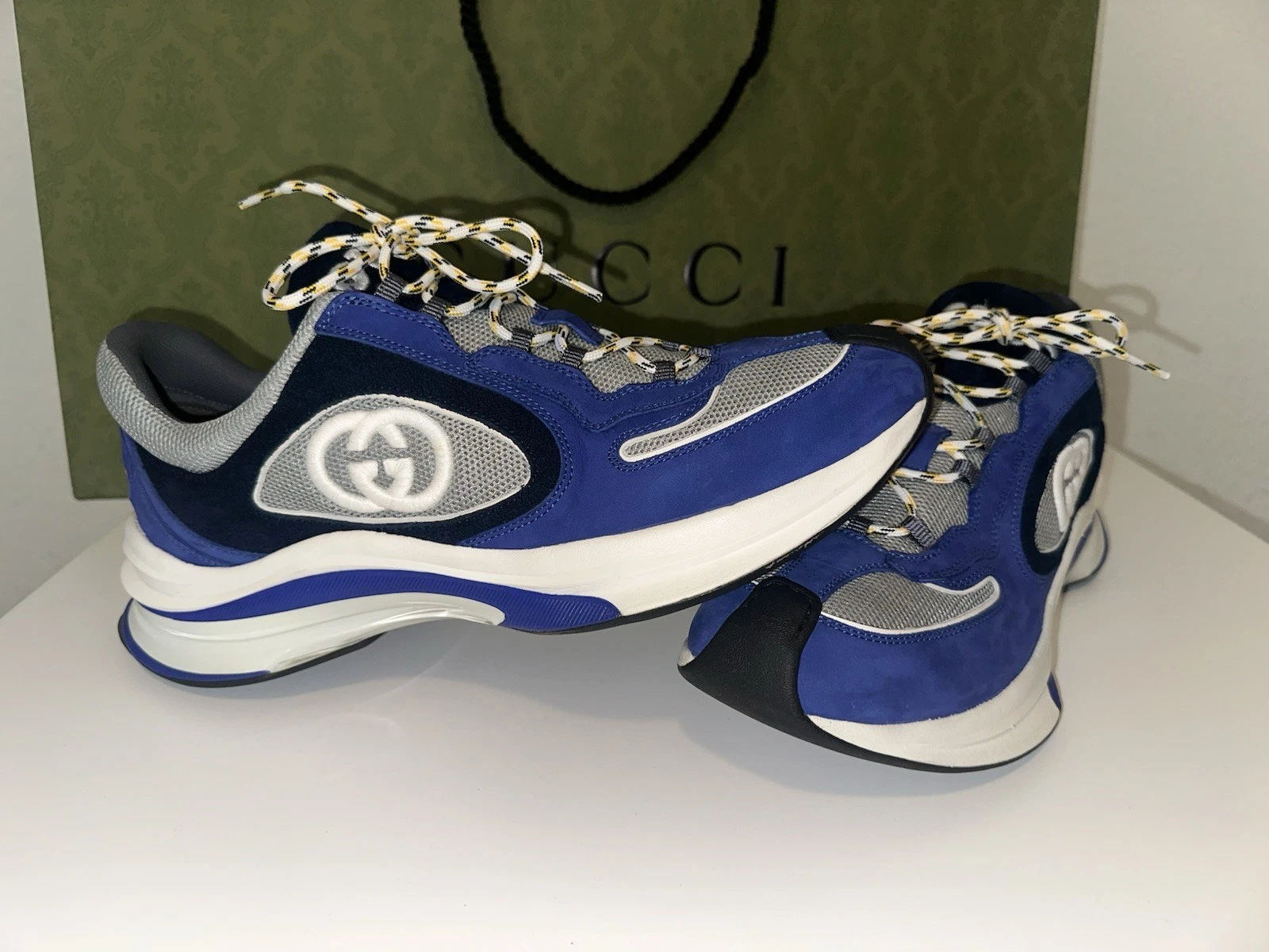 Baskets Gucci Run en daim homme UK 10