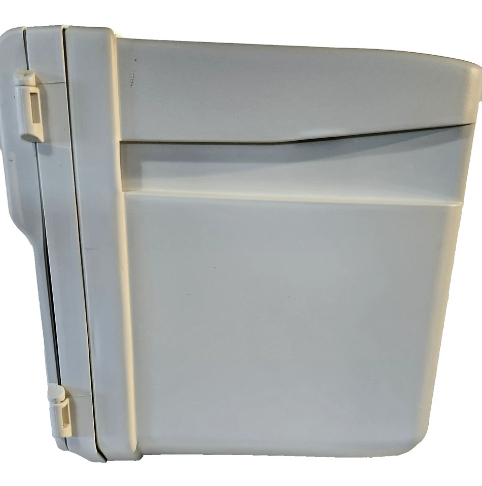 Black & Decker Spacemaker White Digital Coffee Maker Plus SIde Brackets - Image 4 of 4