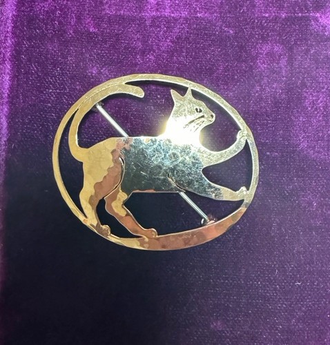 Wild Bryde Jewelry Cat Brooch Pin Hammered Gold Tone 1.5"H