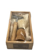 SET BAGNO TOILETTE LEGNO CASSETTINA CON PENNELLO RASOIO BARBA SALVIETTINA