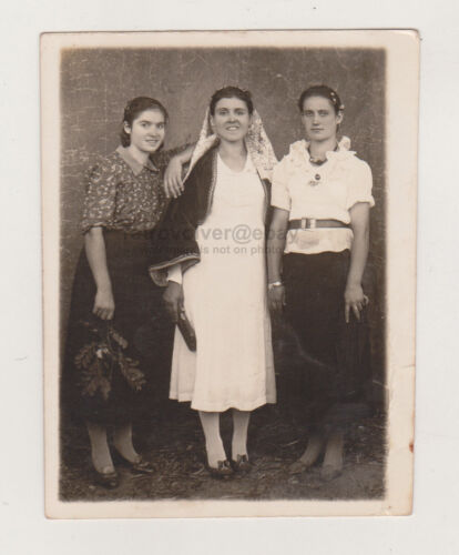Three Pretty Young Women Cute Lovely Females Closeness Ladies Lady Antique Photo - Picture 1 of 1