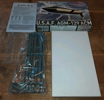 U.S.A.F. Agm-129 Rakete ACM Modelcollect 1:72 Neu Model Missile