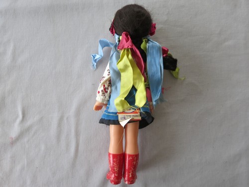 Vintage Soviet CCCP Doll Dessed in Traditional Unkrainian Outfit, 14” Tall - Afbeelding 6 van 11