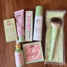 NEW Huge Pixi Beauty By Petra Skintreats Makeup Skincare Glow Palette Lot