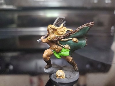 Painted Miniature Amazon Leader for D&D Pathfinder other TTRPG 32mm