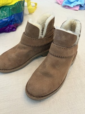 UGG Boots Mckay Chestnut Suede Sheepskin Ankle Booties Shoes Sz 7.5 Women Cozy