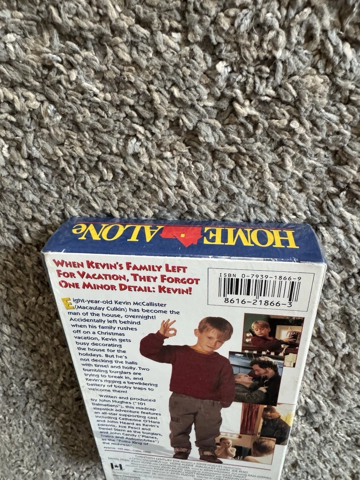 Home Alone (VHS, 1991) Sealed ! With Watermarks Fox Christmas 🎄 - Image 4 of 4