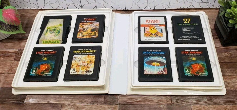 Vintage ATARI 2600 Video Game Cartridge Storage  Case W/ 8 Games Space Invaders  - Image 2 of 4