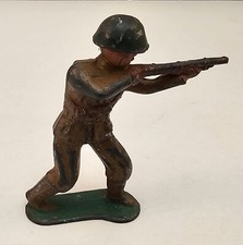 Vintage Manoil Standing Rifle Shooting Cast Metal Toy Soldier