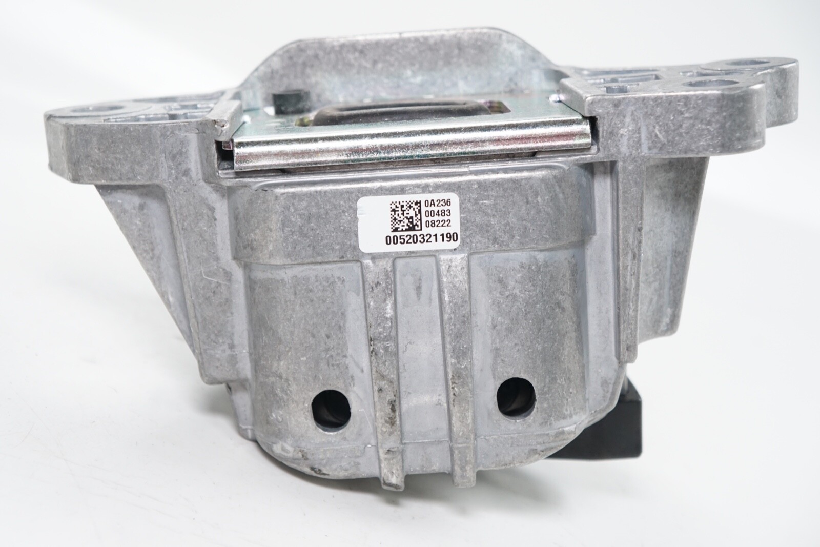 New Genuine OEM Mopar Engine Mount Isolator 68301999AA 00520321190 
