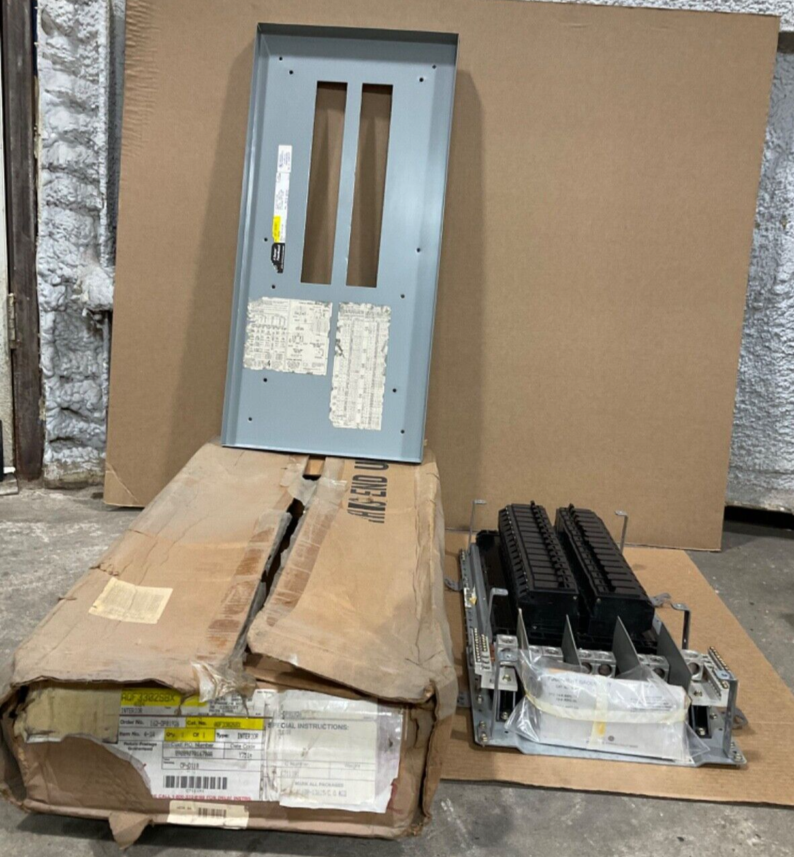 NEW GENERAL ELECTRIC A SERIES AQF3302SBX-AXB4 PANELBOARD 225A MAX